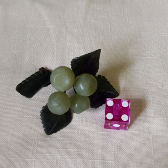 10 Green 💚 vintage jade and soapstone grape clusters - Picture 5 of 12